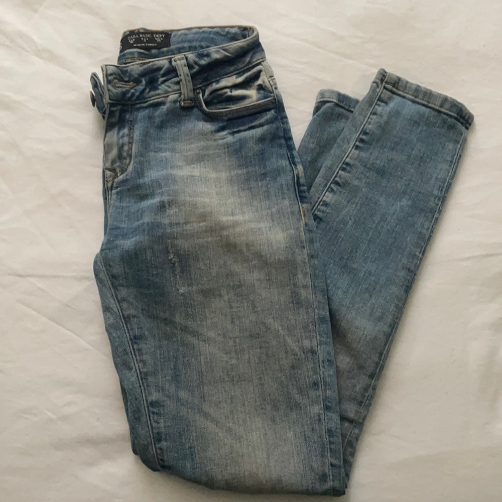 Zara basic denim size 4 distressed jeans